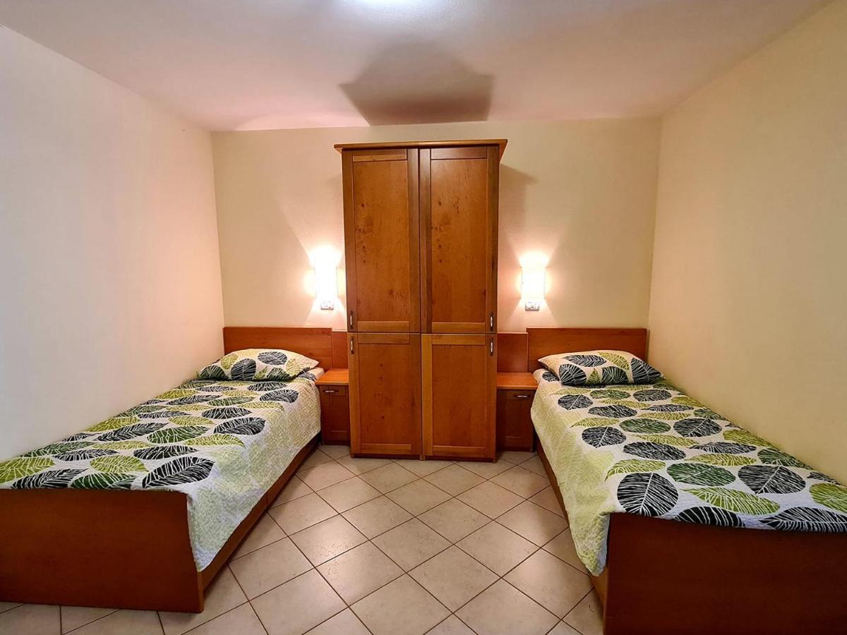Guest House Kocanija Ilirska Bistrica Extérieur photo